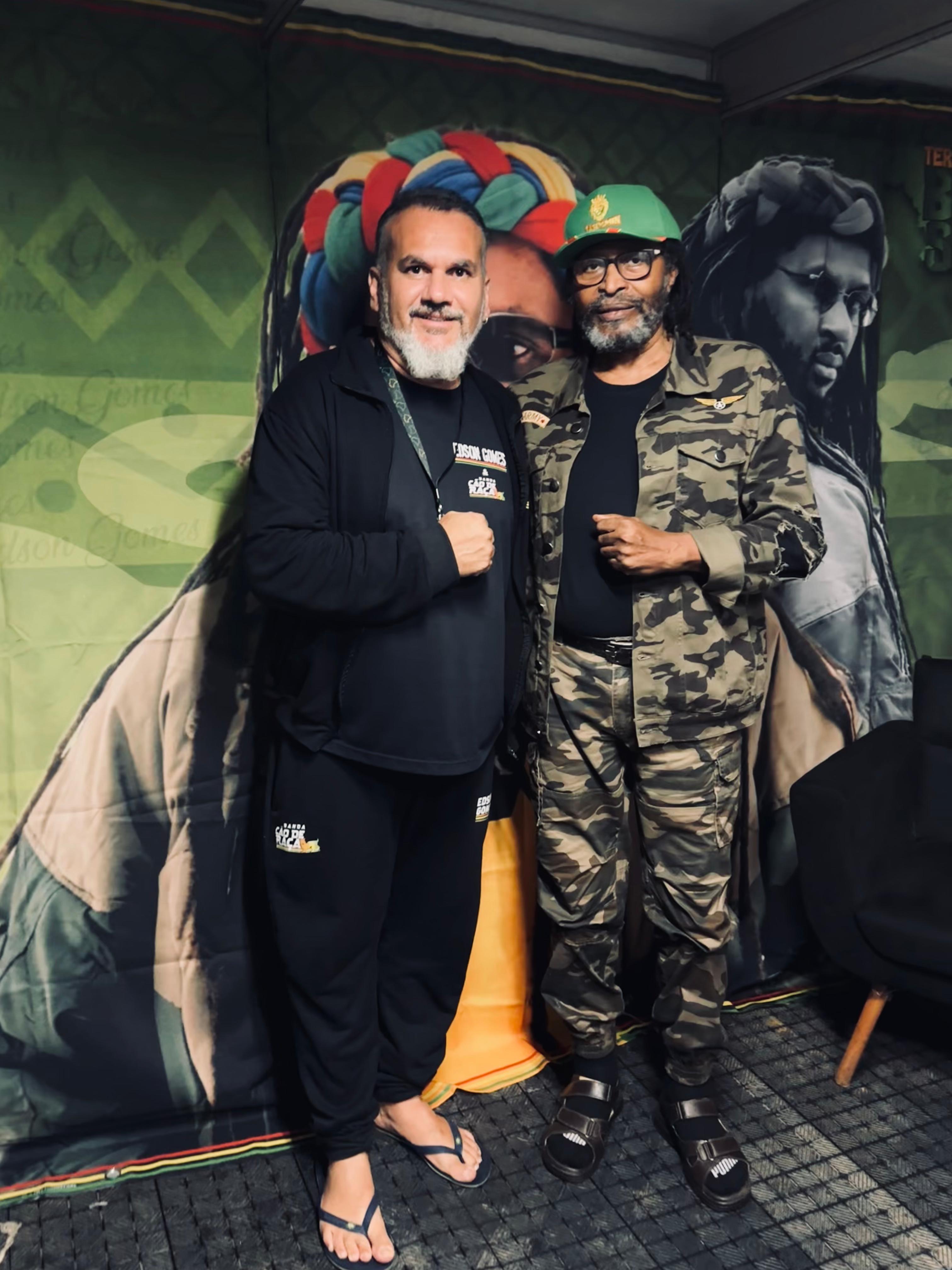 Atualizando a foto com o mestre Edson Gomes, depois do show de ontem em Chã Grande PE !